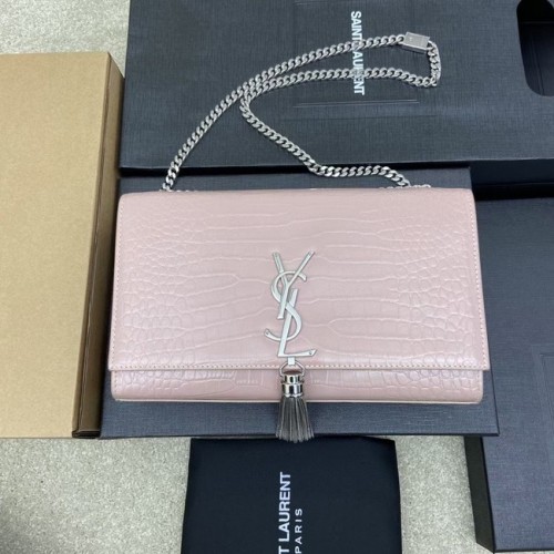 YSL KATE СРЕДНИ ДАМСКИ ЧАНТИ С ПИКСЮЛ ОТ БЛЕСТЯЩА КОЖА С РЕЛЕФ В КРОКОДИЛСКА ТЕКСТИЛ B377829 розови
