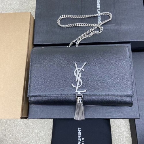 YSL KATE СРЕДНА КОЖЕНА ТОАЛЕТНА С ПИКШЪН ОТ РЕЛЕФНА КОЖА GRAIN DE POUDRE 354119c черна