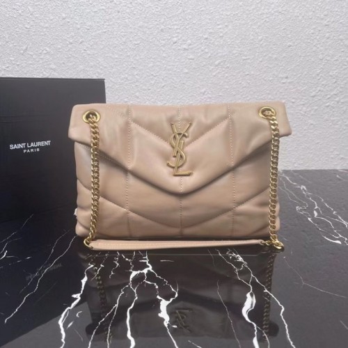 МАЛКА ЧАНТА Yves Saint Laurent LOULOU PUFFER ОТ ВАТИРАНА АГНЕШКА КОЖА 577476 АНЕМОН, кайсия