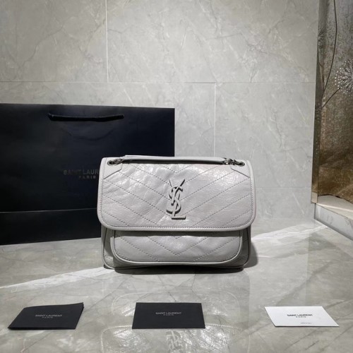 Чанта Yves Saint Laurent Niki Medium с верижка 498894 ПЕРЛЕНО СИВА
