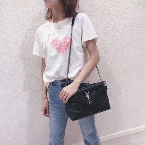 МАЛКА ЧАНТА Yves Saint Laurent LOULOU PUFFER ОТ ВАТИРАНА МАЧКАНА МАЧКАНА КОЖА Y577476 Черна