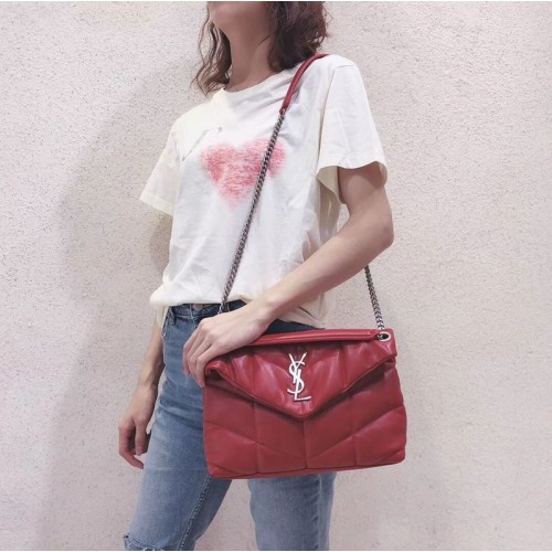 МАЛКА ЧАНТА Yves Saint Laurent LOULOU PUFFER ОТ ВАТИРАНА МАЧКАНА МАЧКАНА КОЖА Y577476 Червена