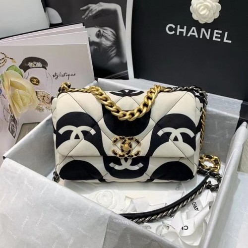 Чанта с капак Chanel 19 AS1160 черно-бяла