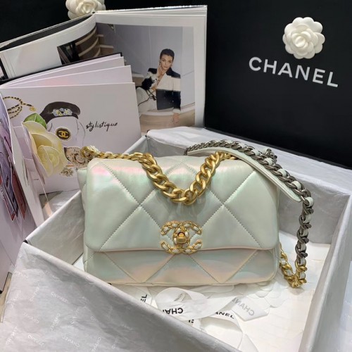 Голяма чанта с капак Chanel 19 AS1160 Бяла