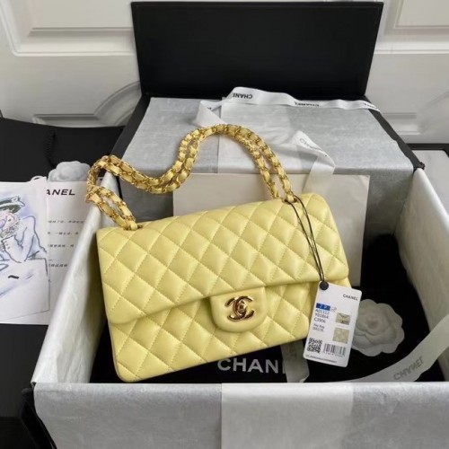 Класическа чанта Chanel от агнешка кожа, златист метал A01112, жълта