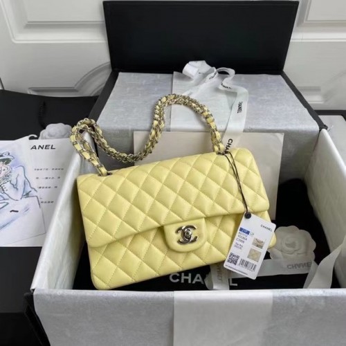 Класическа чанта Chanel от агнешка кожа, сребриста метална A01112, жълта