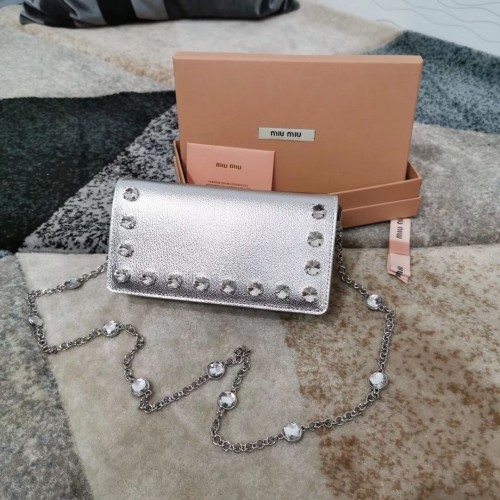 miu miu Matelasse Nappa Leather Clutch 5DH044 сребро