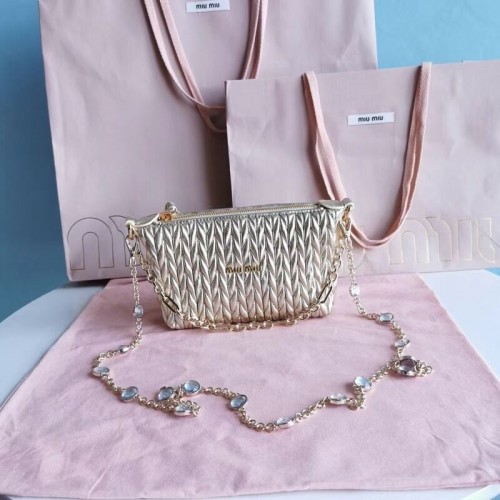 Мини чанта през рамо от кожа напа Miu Miu Matelasse 6BE641 златиста